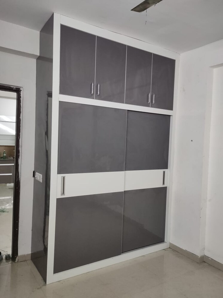 Room, gomti nagar 3 Bedroom 1375 Sq.Ft. Apartment In Gomti Nagar Lucknow 9782020
