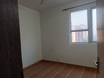 Room in 2 BHK Apartment at Tulip Lemon, Sector 69 – for Rent