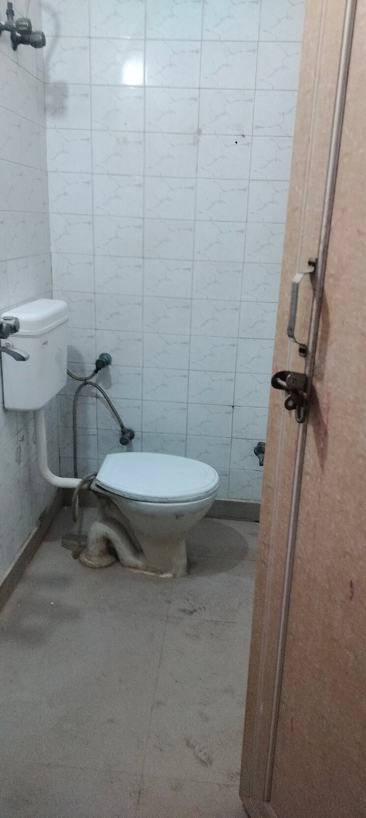 Bathroom, janakpuri 2 Bedroom 900 Sq.Ft. Apartment In Janakpuri Delhi 9782082