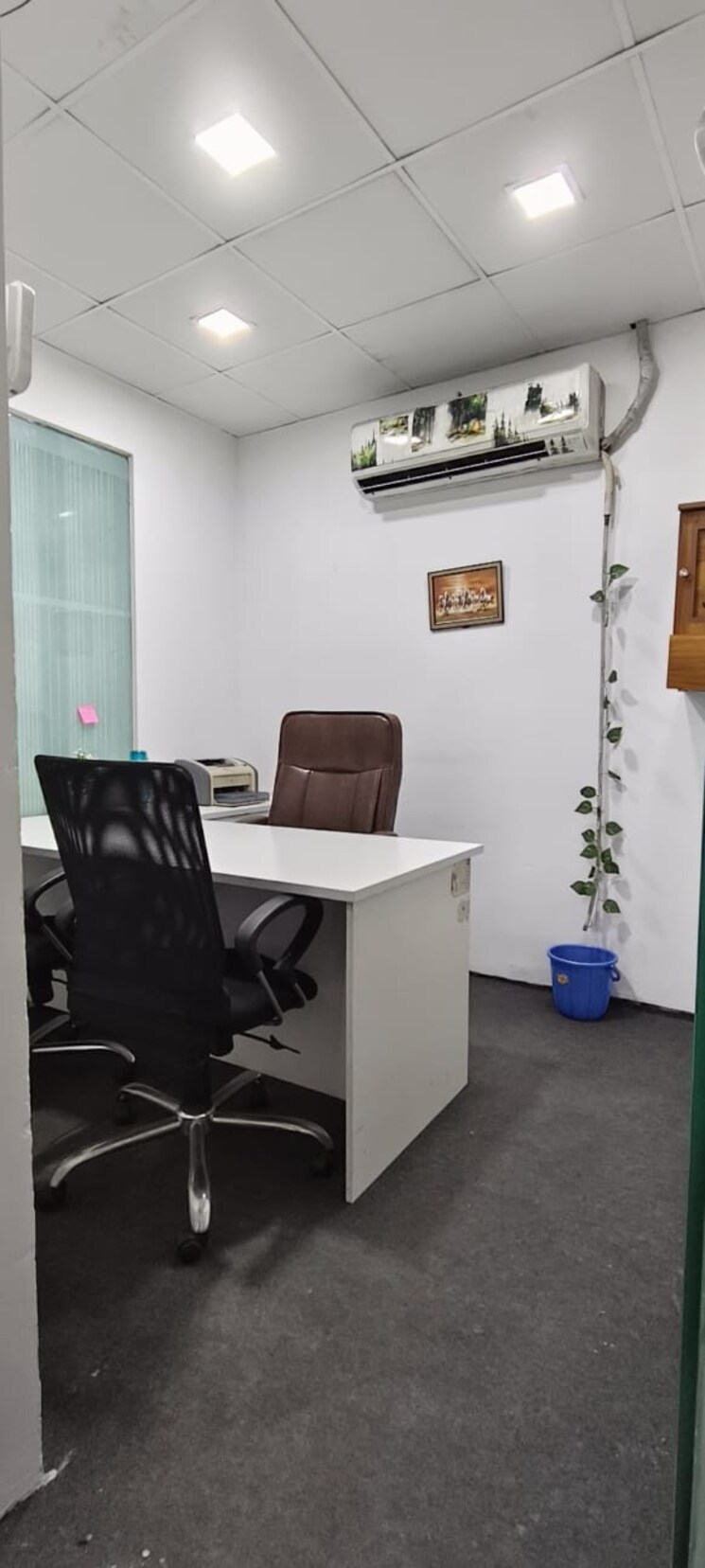 Team Area, sector 63 Commercial Office Space 400 Sq.Ft. In Sector 63 Noida 9782100