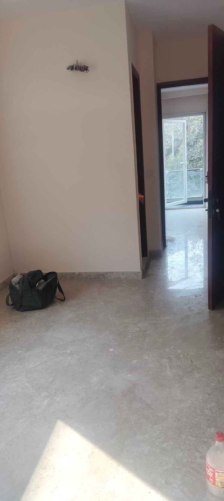 Room, janakpuri 3 Bedroom 1000 Sq.Ft. Builder Floor In Janakpuri Delhi 9782124