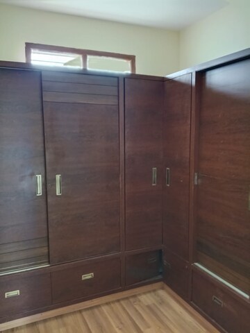 Furnished Amenities in 3 BHK Builder Floor at Basaveshwara Nagar – for Rent