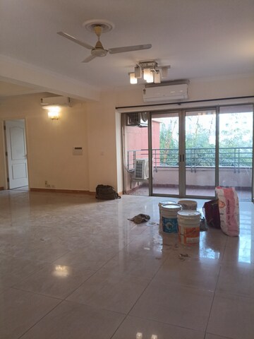Living Room in 3 BHK Apartment at Central Park I, Sector 42 – for Rent