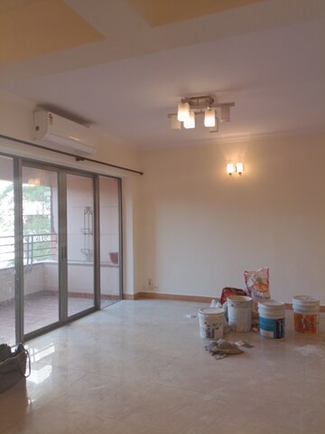 Room in 3 BHK Apartment at Central Park I, Sector 42 – for Rent