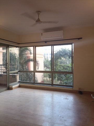 Room in 3 BHK Apartment at Central Park I, Sector 42 – for Rent