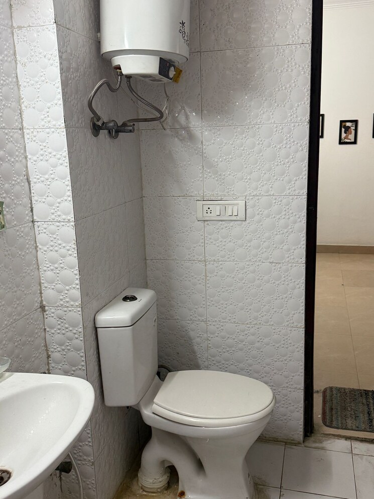 Bathroom, gardenia-gateway 3.5 Bedroom 1700 Sq.Ft. Apartment In Sector 75 Noida 9782521