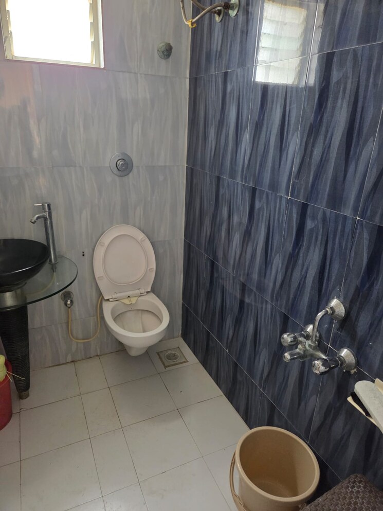 Bathroom, poddar-palm-greens 3 Bedroom 1557 Sq.Ft. Apartment In Makarba Ahmedabad 9782618