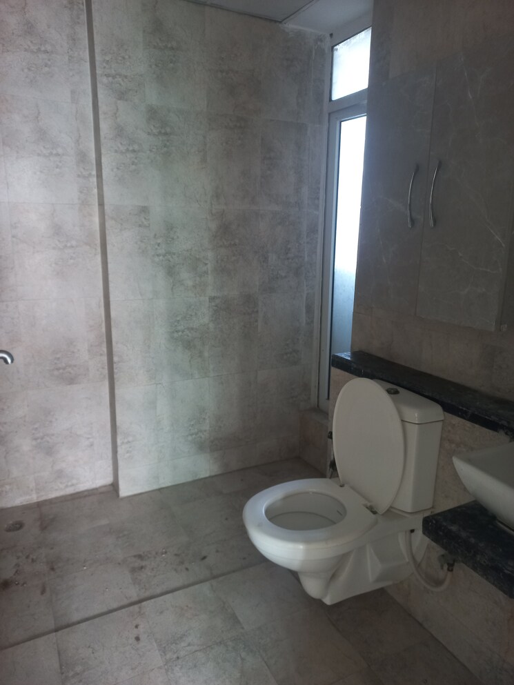 Bathroom, mahagun-mirabella 3 Bedroom 1730 Sq.Ft. Apartment In Sector 79 Noida 9782753