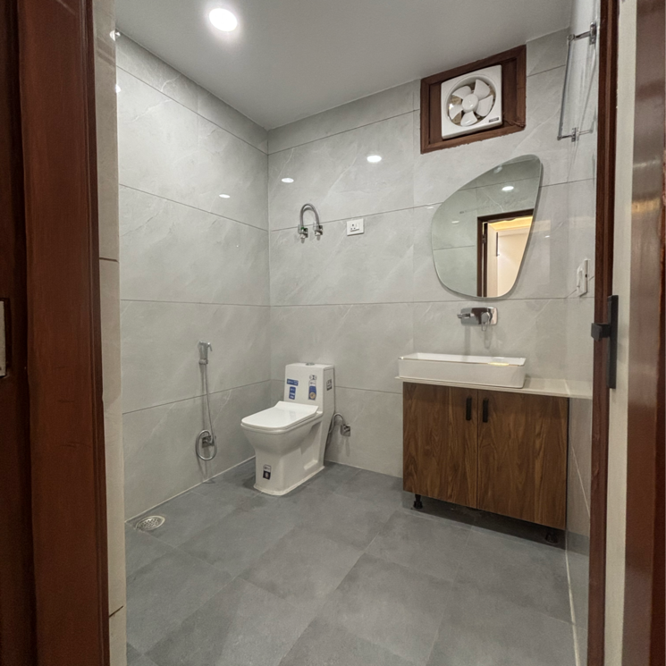 Bathroom, malviya nagar 3 Bedroom 1100 Sq.Ft. Builder Floor In Malviya Nagar Delhi 9783166