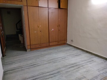 Room in 1 BHK Apartment at Sector 23 – for Rent