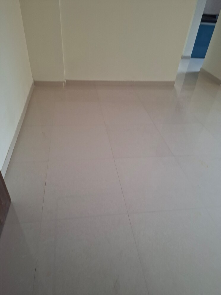 Room, raunak-heights 1 Bedroom 410 Sq.Ft. Apartment In Ghodbunder Road Thane 9783244