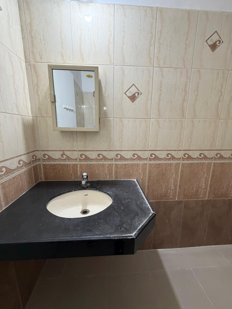Bathroom, shivalaya-society 2 Bedroom 950 Sq.Ft. Apartment In Pashan Pune 9783333