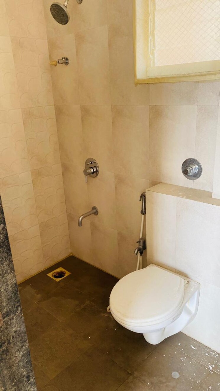 Bathroom, puranik-aarambh 1 Bedroom 700 Sq.Ft. Apartment In Ghodbunder Road Thane 9783859