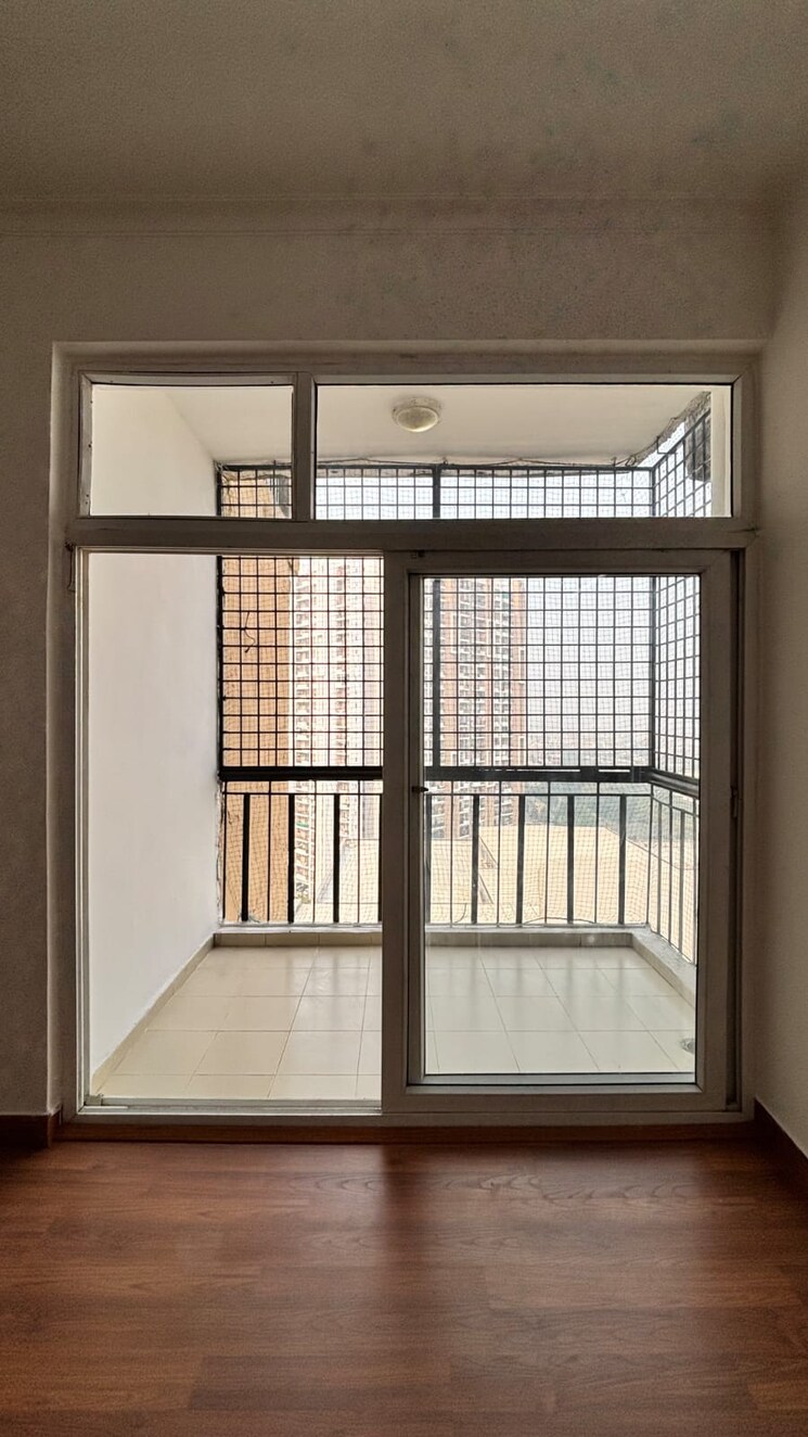 Room, amrapali-golf-homes 2 Bedroom 835 Sq.Ft. Apartment In Sector 4 Greater Noida Greater Noida 9783888