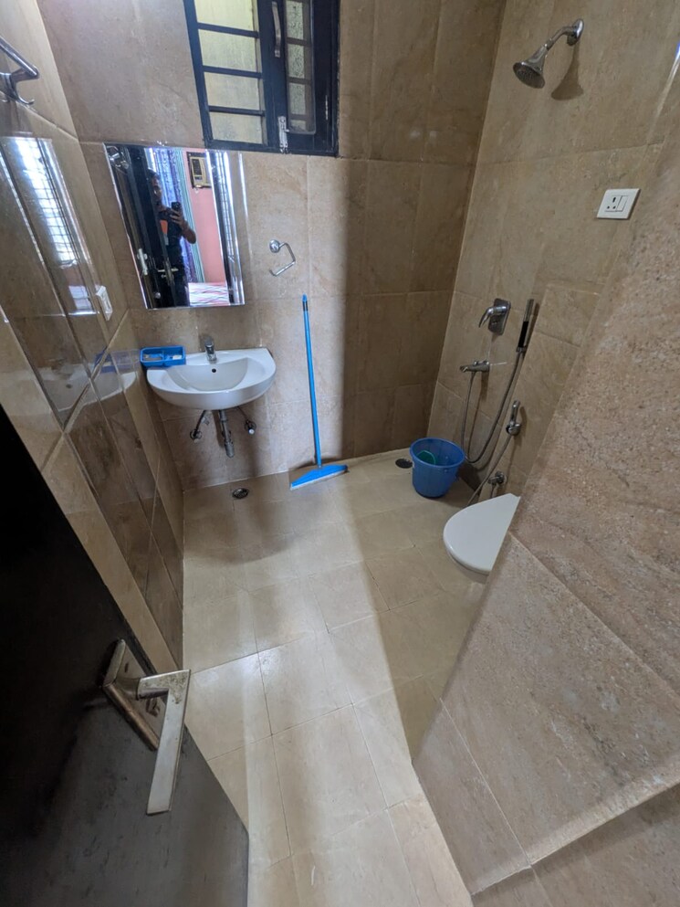 Bathroom, sector 23a 3 Bedroom 2000 Sq.Ft. Villa In Sector 23a Gurgaon 9784156