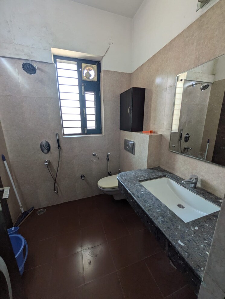Attached Bathroom, sector 23a 3 Bedroom 2000 Sq.Ft. Villa In Sector 23a Gurgaon 9784156