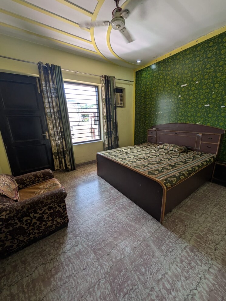 Living Room, sector 23a 3 Bedroom 2000 Sq.Ft. Villa In Sector 23a Gurgaon 9784156