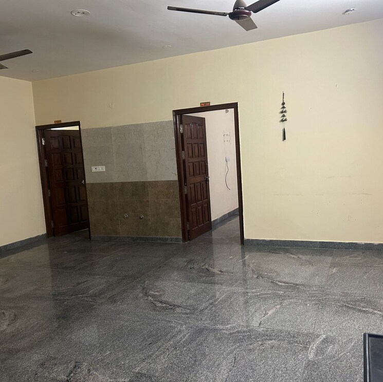 Room, unitech-cyber-park 3 Bedroom 180 Sq.Yd. Builder Floor In Durga Colony Gurgaon 9784203