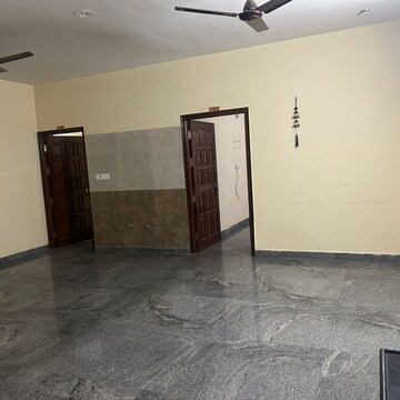Room in 3 BHK Builder Floor at Unitech Cyber Park, Durga Colony – for Rent
