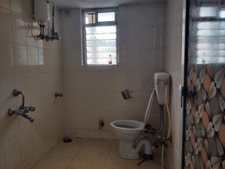 Bathroom, kanti park 2 Bedroom 750 Sq.Ft. Apartment In Kanti Park Mumbai 9784173