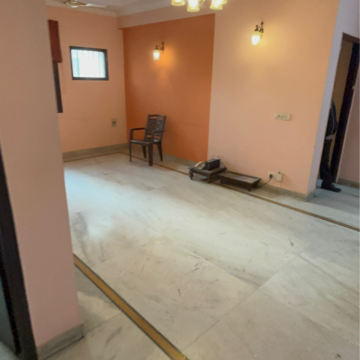 Room in 4 BHK Apartment at Stellar Kings Court, Sector 50 – for Sale