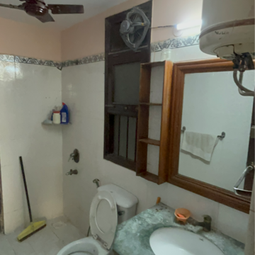 Team Area in 4 BHK Apartment at Stellar Kings Court, Sector 50 – for Sale