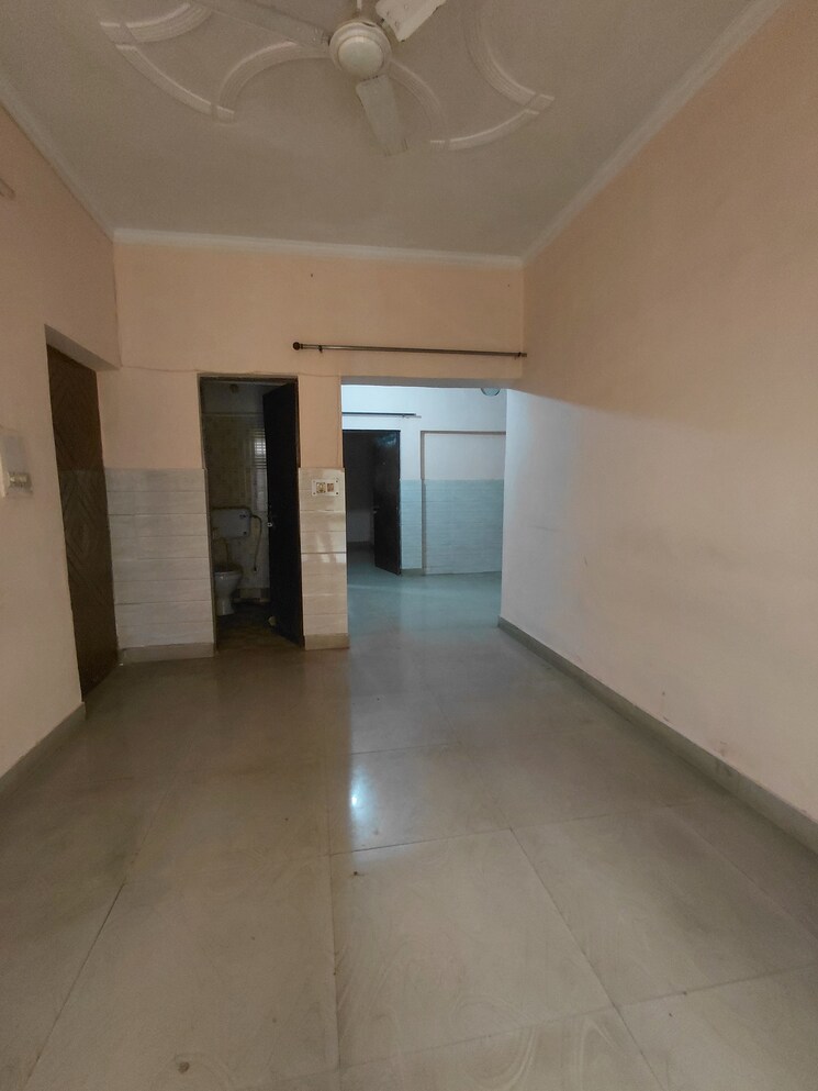 undefined, janakpuri 3.5 Bedroom 1100 Sq.Ft. Apartment In Janakpuri Delhi 9784272