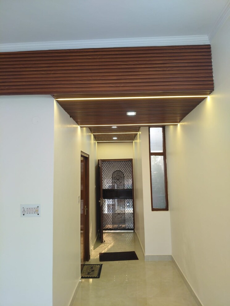 Room, sector 10 dwarka 4 Bedroom 1800 Sq.Ft. Apartment In Sector 10 Dwarka Delhi 9784294