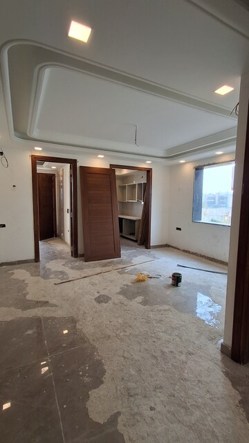 Furnished Amenities in 3 BHK Builder Floor at BPTP District 3, Sector 85 – for Sale