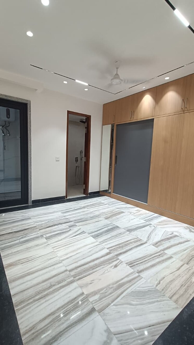 Room, sector 17 dwarka 3 Bedroom 1350 Sq.Ft. Builder Floor In Sector 17 Dwarka Delhi 9784603