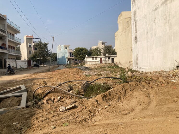 Cover Image, gaur-yamuna-city-32nd-park-view  150 Sq.Yd. Plot In Gaur Yamuna City Greater Noida 9784688