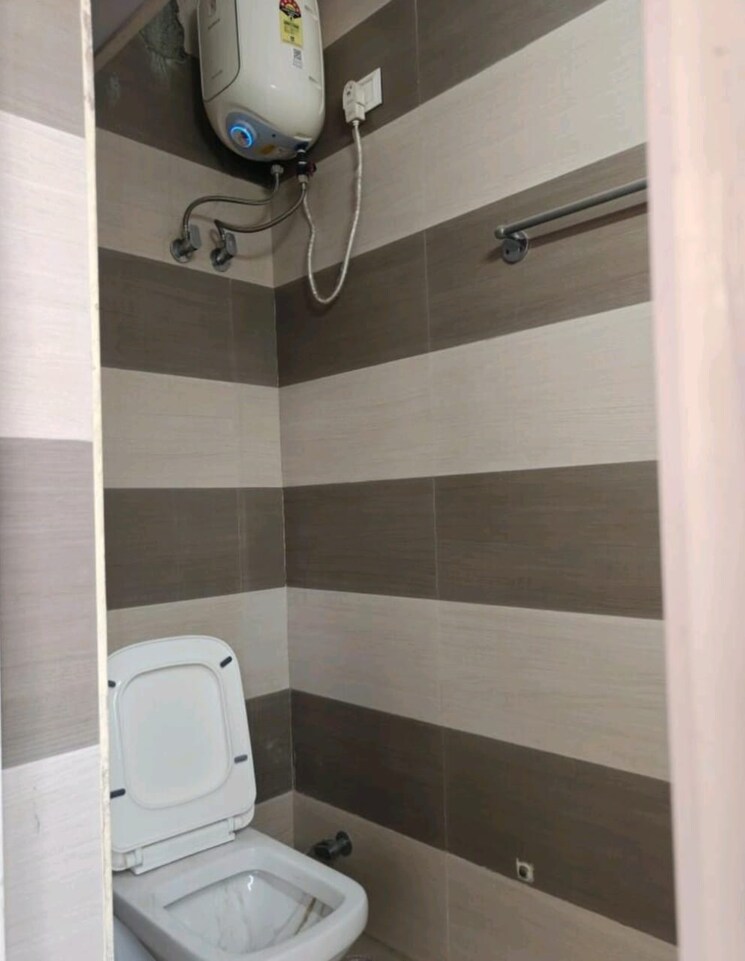 Bathroom, sector 16 2 Bedroom 1200 Sq.Ft. Builder Floor In Sector 16 Faridabad 9785341