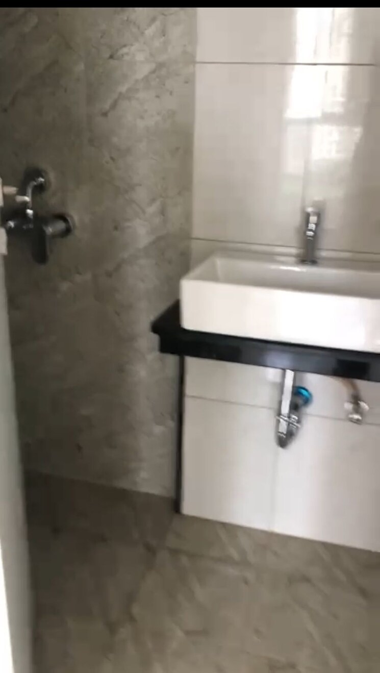 Bathroom, godrej-hillside 3 Bedroom 877 Sq.Ft. Apartment In Mahalunge Pune 9785554