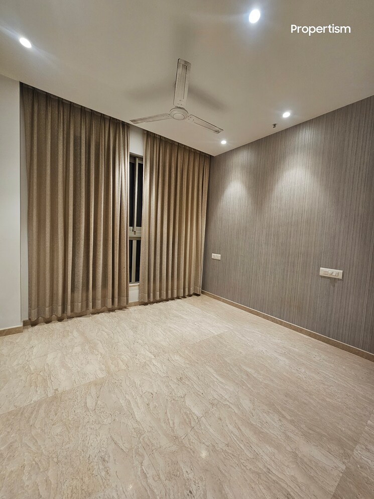 Cover Image, hiranandani-castle-rock 2 Bedroom 629 Sq.Ft. Apartment In Powai Mumbai 9785617