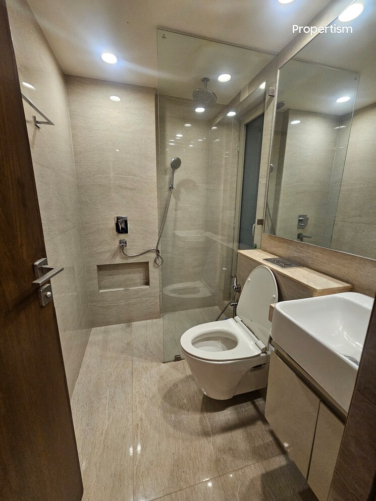 Bathroom, hiranandani-castle-rock 2 Bedroom 629 Sq.Ft. Apartment In Powai Mumbai 9785617