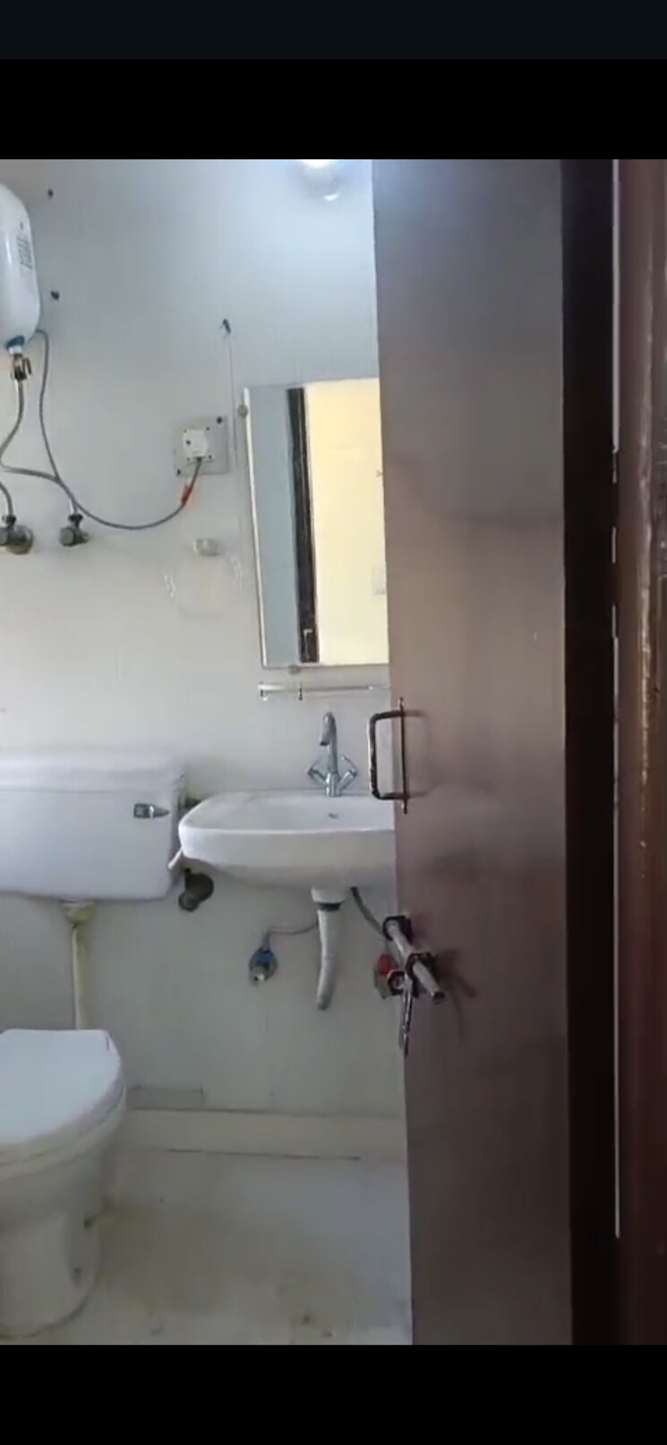 Bathroom, sector 10 dwarka 3 Bedroom 1450 Sq.Ft. Apartment In Sector 10 Dwarka Delhi 9785711