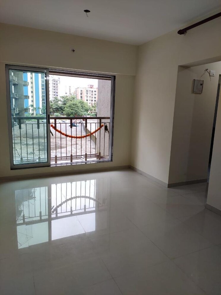 Room, kasarvadavali 1 Bedroom 300 Sq.Ft. Apartment In Kasarvadavali Thane 9785797