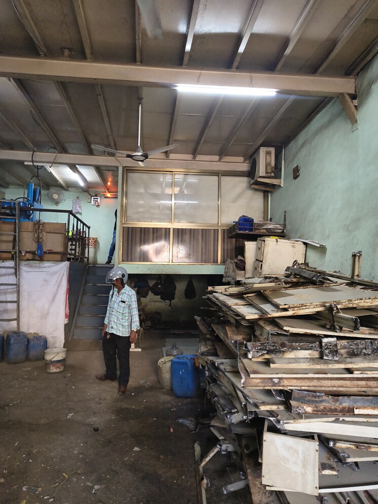 Cover Image, kurla west Commercial Warehouse 1000 Sq.Yd. In Kurla West Mumbai 9785849