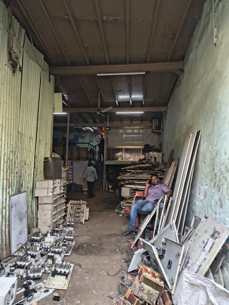 Exterior View, kurla west Commercial Warehouse 1000 Sq.Yd. In Kurla West Mumbai 9785849