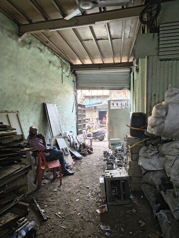 Parking in  Warehouse at Kurla West – for Rent