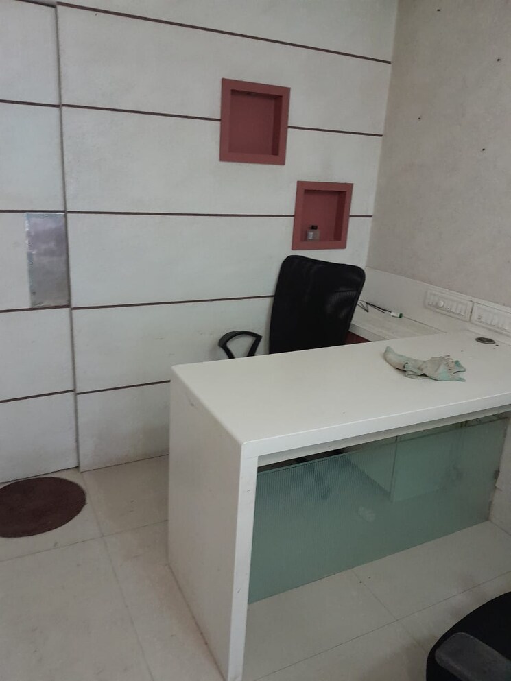 Team Area, kanakia-discovery Commercial Shop 225 Sq.Ft. In Borivali East Mumbai 9786059