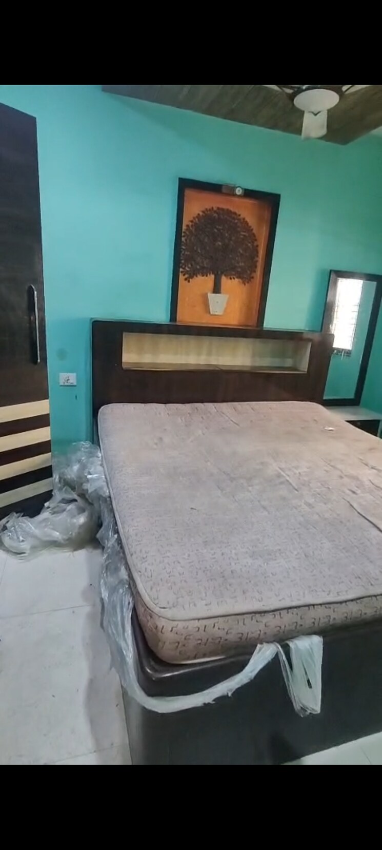 Bedroom, kurla west 1 Bedroom 500 Sq.Ft. Apartment In Kurla West Mumbai 9786047