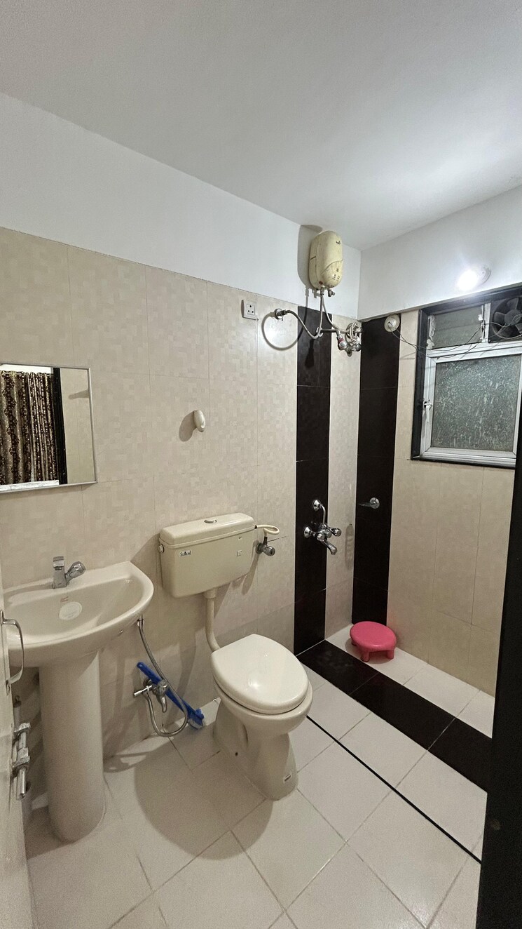 Bathroom, kolte-patil-western-avenue 2 Bedroom 1200 Sq.Ft. Apartment In Wakad Pune 9786069