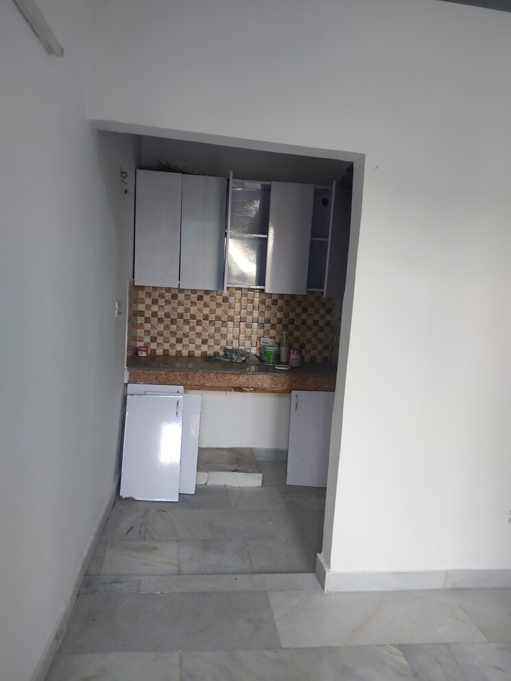 Kitchen, panchsheel vihar 1 Bedroom 50 Sq.Yd. Builder Floor In Panchsheel Vihar Delhi 9786434