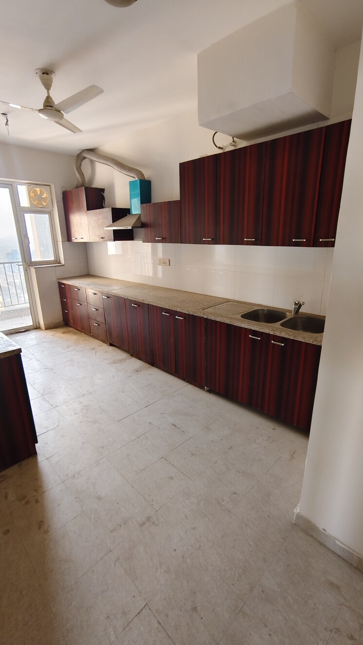 Kitchen, dlf-new-town-heights-i 4 Bedroom 2727 Sq.Ft. Apartment In Sector 90 Gurgaon 9786427