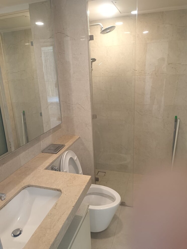 Bathroom, hiranandani-atlantis 2 Bedroom 771 Sq.Ft. Apartment In Powai Mumbai 9786606