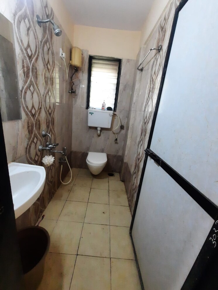 Bathroom, classic-enclave 2 Bedroom 800 Sq.Ft. Apartment In Santacruz East Mumbai 9786832