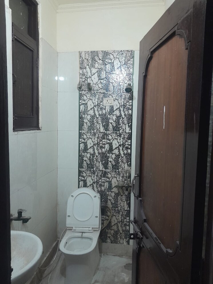 Bathroom, aman-plaza 3 Bedroom 1000 Sq.Ft. Builder Floor In Shakti Khand iv Ghaziabad 9787246