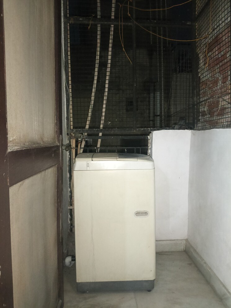 Bathroom, east of kailash 2 Bedroom 1300 Sq.Ft. Builder Floor In East Of Kailash Delhi 9787269
