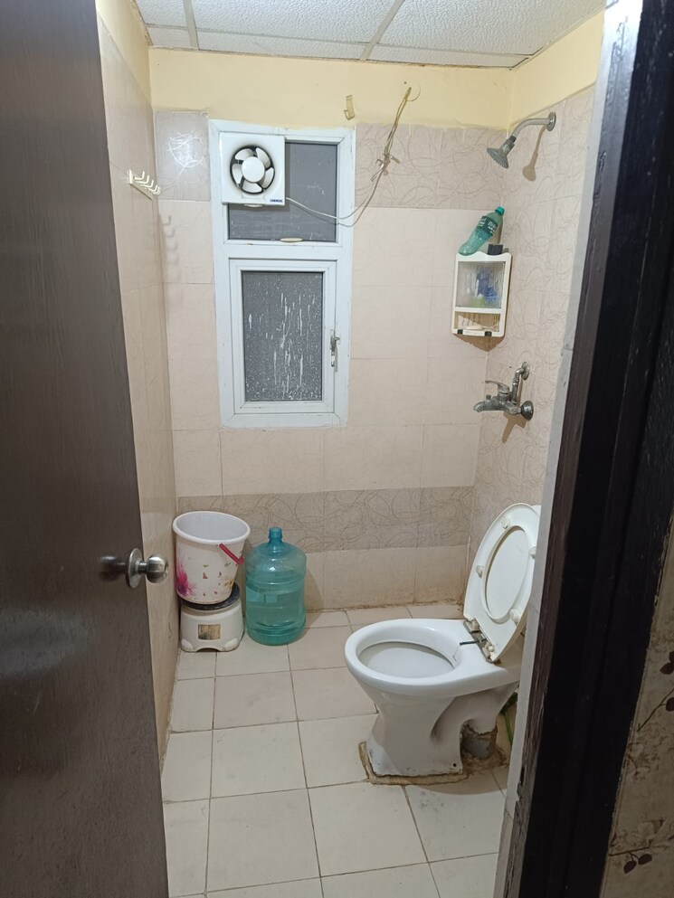 Attached Bathroom, antriksh-golf-view 2 Bedroom 1010 Sq.Ft. Apartment In Sector 78 Noida 9787282